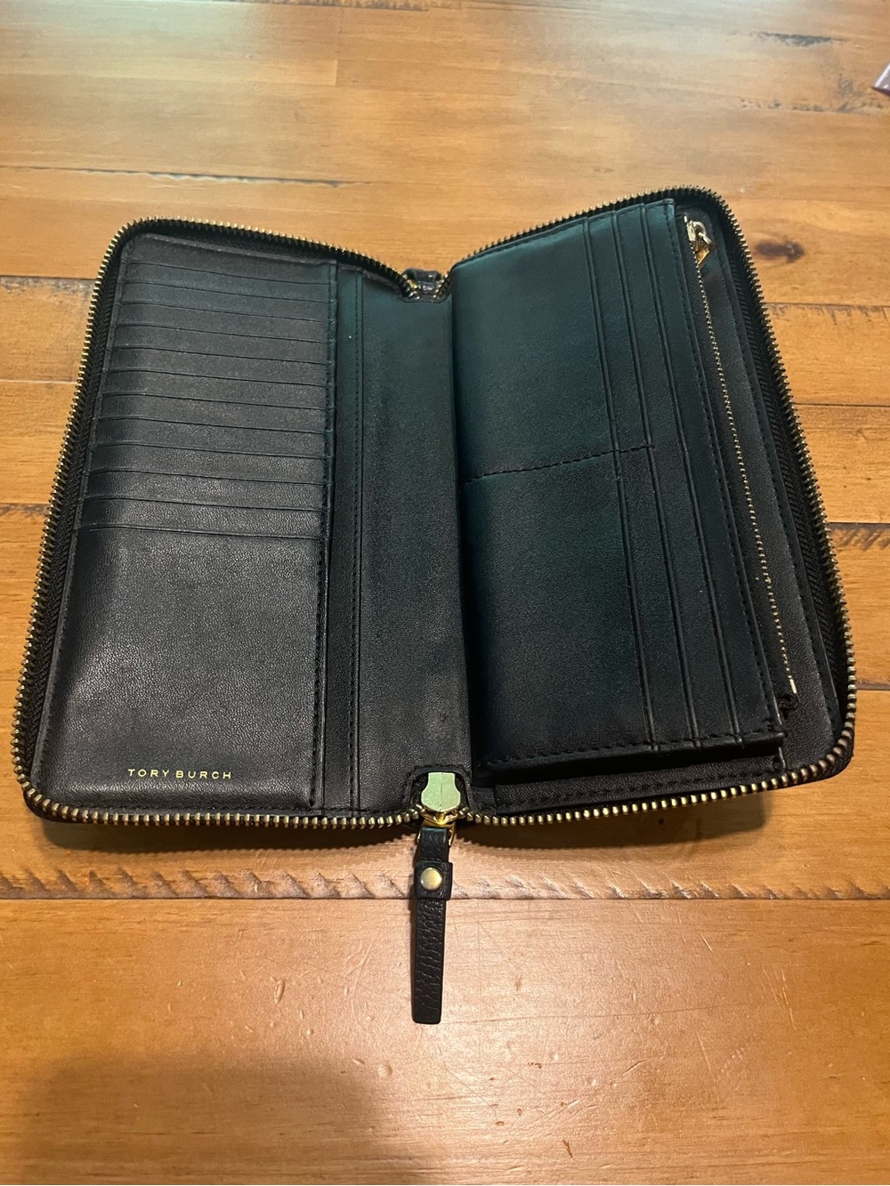 Tory Burch Black Pebbled Leather Zip-Around Wristlet with Gold Logo - Picture 7 of 9